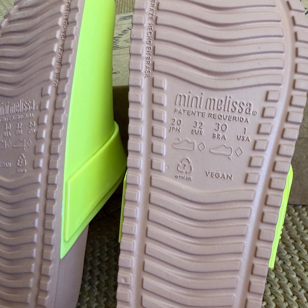Mini Melissa Kids’ Green/Brown Water Resistant Cozy Clog—1 - Picture 11 of 12